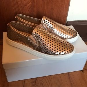 STEVE MADDEN Rose Gold Sneakers 7M
